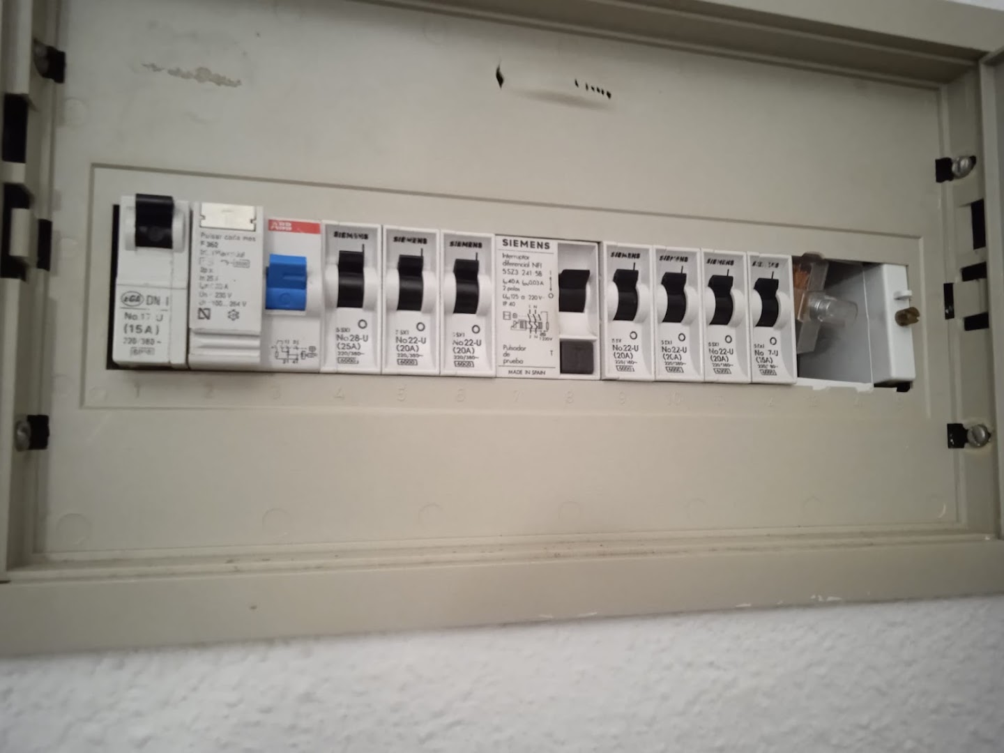 Electricista En Huelva — Fotos 2